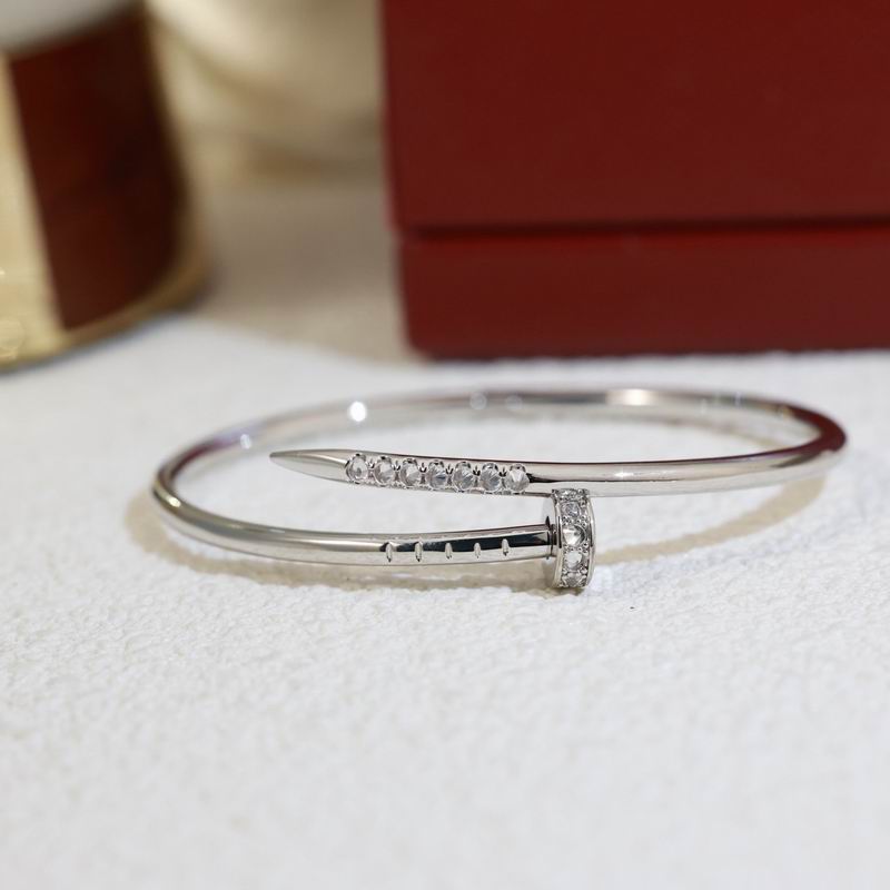 Cartier Bracelet ID:20261020-99